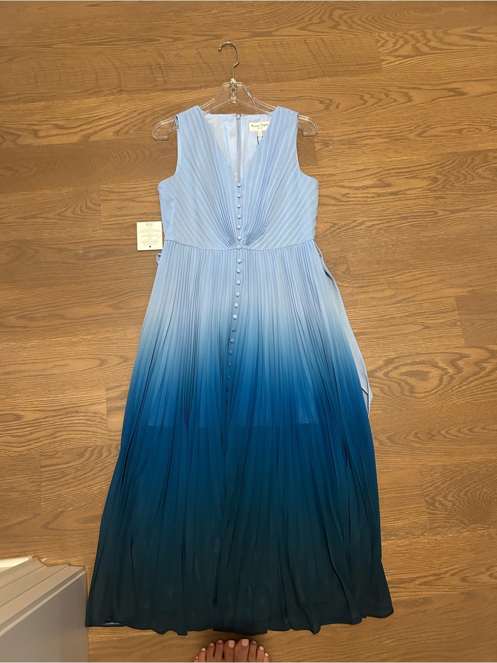 New With Tags— Sleeveless Ombre Pleated Midi Dress - Light Blue to Teal